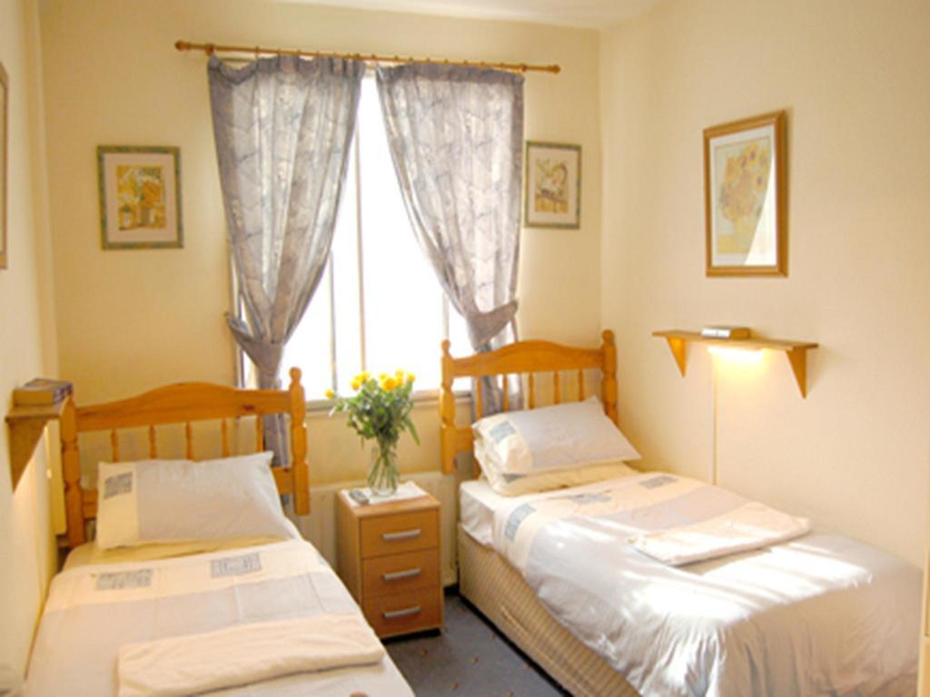 Broadway Lodge Bed And Breakfast Surbiton Chambre photo