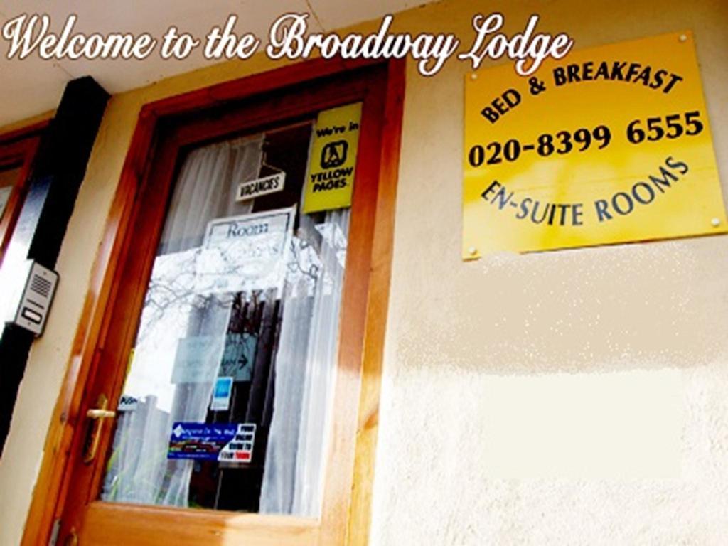 Broadway Lodge Bed And Breakfast Surbiton Extérieur photo