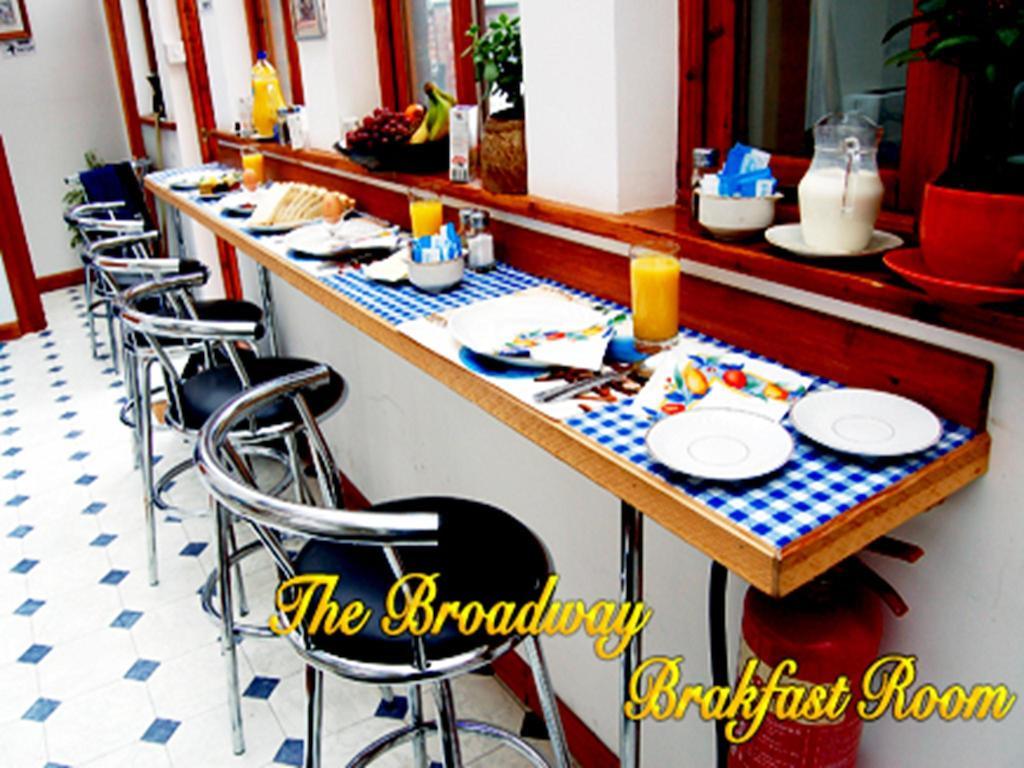 Broadway Lodge Bed And Breakfast Surbiton Extérieur photo